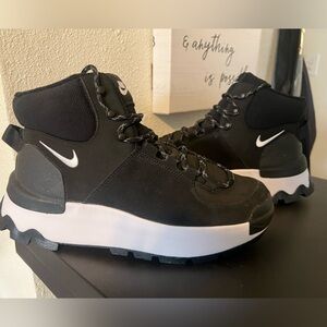 Nike  hiking High-Top Boots